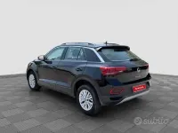 Usata VW T-Roc Life 150 CV (110 kW) 2022 Nero SUV