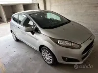 Usata Ford Fiesta 60 CV (44 kW) 2016 Grigio Utilitaria