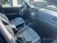 Usata VW Golf V 105 CV (77 kW) 2005 Nero Utilitaria