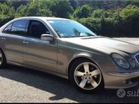 Usata Mercedes E270 177 CV (130 kW) 2005 Grigio Berlina