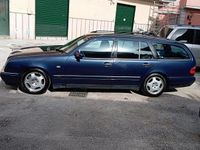 Usata Mercedes E250 150 CV (110 kW) 1998 Blu Station wagon