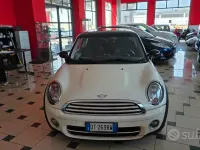 Usata Mini Cooper D Chili 109 CV (80 kW) 2009 Bianco Utilitaria