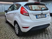Usata Ford Fiesta 101 CV (74 kW) 2016 Bianco Utilitaria