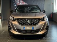Usata Peugeot 2008 GT 131 CV (96 kW) 2020 Grigio arge. + nero SUV