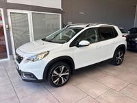 Usata Peugeot 2008 Allure 100 CV (73 kW) 2016 Bianco SUV