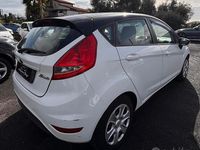Usata Ford Fiesta Titanium 95 CV (69 kW) 2010 Bianco Berlina
