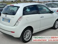 Usata Lancia Ypsilon 60 CV (44 kW) 2010 Bianco Utilitaria