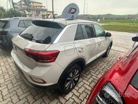 Usata VW T-Roc Life 110 CV (80 kW) 2023 Beige SUV