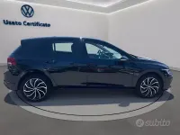Usata VW Golf VIII Life 110 CV (80 kW) 2023 Nero perla Berlina