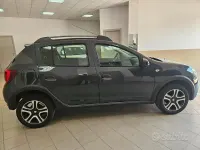 Usata Dacia Sandero Stepway 90 CV (66 kW) 2018 Grigio Berlina
