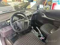 Usata Toyota iQ 68 CV (50 kW) 2009 Bianco Utilitaria