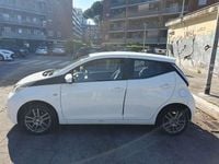 Usata Toyota Aygo X-clusiv 69 CV (50 kW) 2015 Bianco Utilitaria