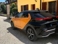 Usata Toyota C-HR Lounge 223 CV (164 kW) 2024 Arancione SUV