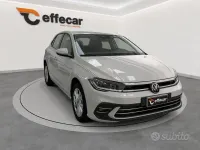 Usata VW Polo Style 95 CV (69 kW) 2022 Beige Utilitaria
