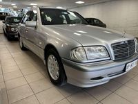 Usata Mercedes C200 Elegance 192 CV (141 kW) 1997 Argento Berlina