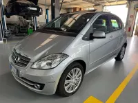 Usata Mercedes A150 Elegance 95 CV (69 kW) 2011 Argento Utilitaria