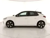 Usata Opel Corsa-e Design & Tech 56 kW (77 CV) 2023 Arktis white Utilitaria
