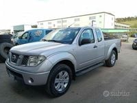 Usata Nissan Navara 190 CV (139 kW) 2005 Grigio Pick-up