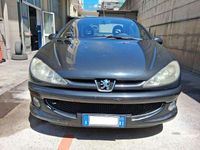 Usata Peugeot 206 CC 109 CV (80 kW) 2003 Nero Cabrio
