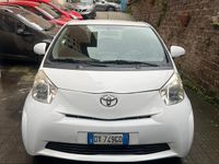 Usata Toyota iQ 98 CV (72 kW) 2009 Bianco Utilitaria
