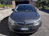 Usata Opel Astra 95 CV (69 kW) 2011 Berlina