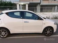 Usata Lancia Ypsilon 77 CV (56 kW) 2015 Bianco Utilitaria