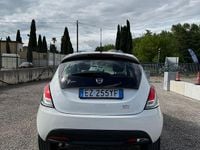 Usata Lancia Ypsilon Silver 69 CV (50 kW) 2013 Bianco Utilitaria