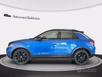 Usata VW T-Roc Life 110 CV (80 kW) 2023 Blu ravenna met /tetto nero SUV