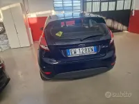 Usata Ford Fiesta Titanium 80 CV (58 kW) 2014 Bluazzurro Utilitaria
