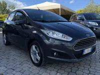 Usata Ford Fiesta Titanium 60 CV (44 kW) 2015 Grigio Utilitaria
