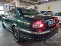 Usata Jaguar X-type Executive 196 CV (144 kW) 2001 Verde Berlina