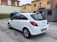 Usata Opel Corsa 86 CV (63 kW) 2012 Bianco Utilitaria