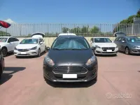 Usata Ford Fiesta 75 CV (55 kW) 2016 Grigio Utilitaria