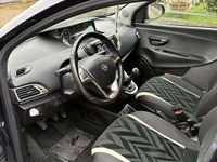 Usata Lancia Ypsilon Gold 95 CV (69 kW) 2017 Utilitaria