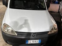 Usata Opel Combo 69 CV (50 kW) 2005 Bianco Monovolume