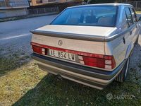 Usata Alfa Romeo 75 120 CV (88 kW) 1990 Grigio Berlina