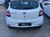 Usata Dacia Sandero Lauréate 75 CV (55 kW) 2015 Bianco Utilitaria