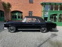 Usata Mercedes 280 Classic 160 CV (117 kW) 1968 Nero Cabrio