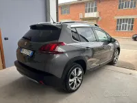 Usata Peugeot 2008 GT-line 99 CV (72 kW) 2017 Grigio SUV