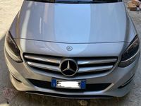 Usata Mercedes B180 Premium 109 CV (80 kW) 2016 Grigio Monovolume