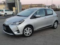 Usata Toyota Yaris Hybrid Active 73 CV (53 kW) 2018 Grigio Berlina