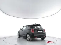 Begagnad Mini Cooper SD 170 HK (125 kW) 2017 Svart Halvkombi