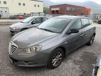 Usado Lancia Delta Silver 120 CV (88 kW) 2011 Gris Utilitario