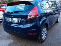 Usata Ford Fiesta 97 CV (71 kW) 2015 Blu Berlina
