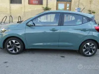 Usata Hyundai i10 67 CV (49 kW) 2023 Verde Utilitaria