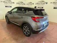 Usata Renault Captur Techno 101 CV (74 kW) 2023 Grigio SUV