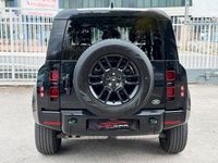Usata Land Rover Defender SE Dynamic 199 CV (146 kW) 2022 Nero SUV