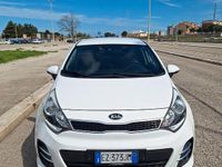 Usata Kia Rio 90 CV (66 kW) 2015 Bianco Berlina