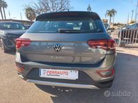 Usata VW T-Roc Life 150 CV (110 kW) 2024 Grigio SUV