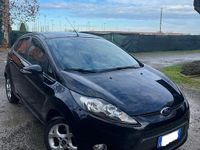 Usata Ford Fiesta 71 CV (52 kW) 2012 Nero Utilitaria